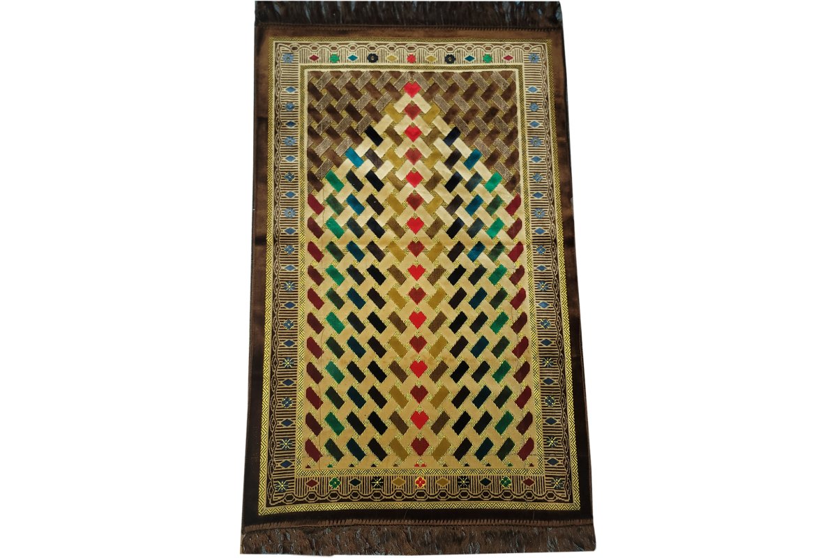 High Quality Prayer Rug for Salah | Shop at Dar-us-Salam