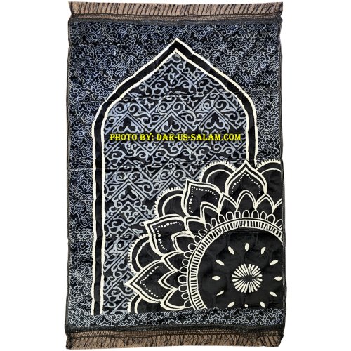 Soft Padded Prayer Rug (XL) for Extra Comfort | Dar-us-Salam